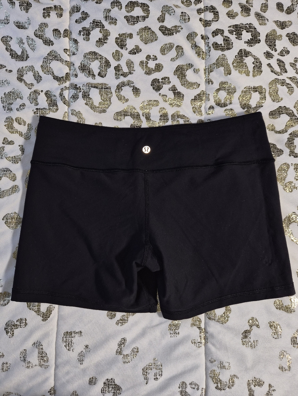 5 For $25✨Lululemon Athletica Reversible Purple Black Shorts Womens Medium/large